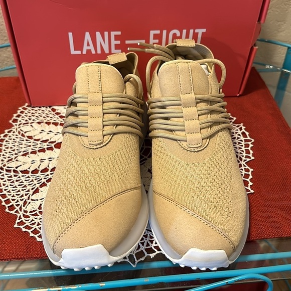 New in box Lane-Eight Sneakers. Mens or women’s. 1044. Size 8 - Picture 4 of 4